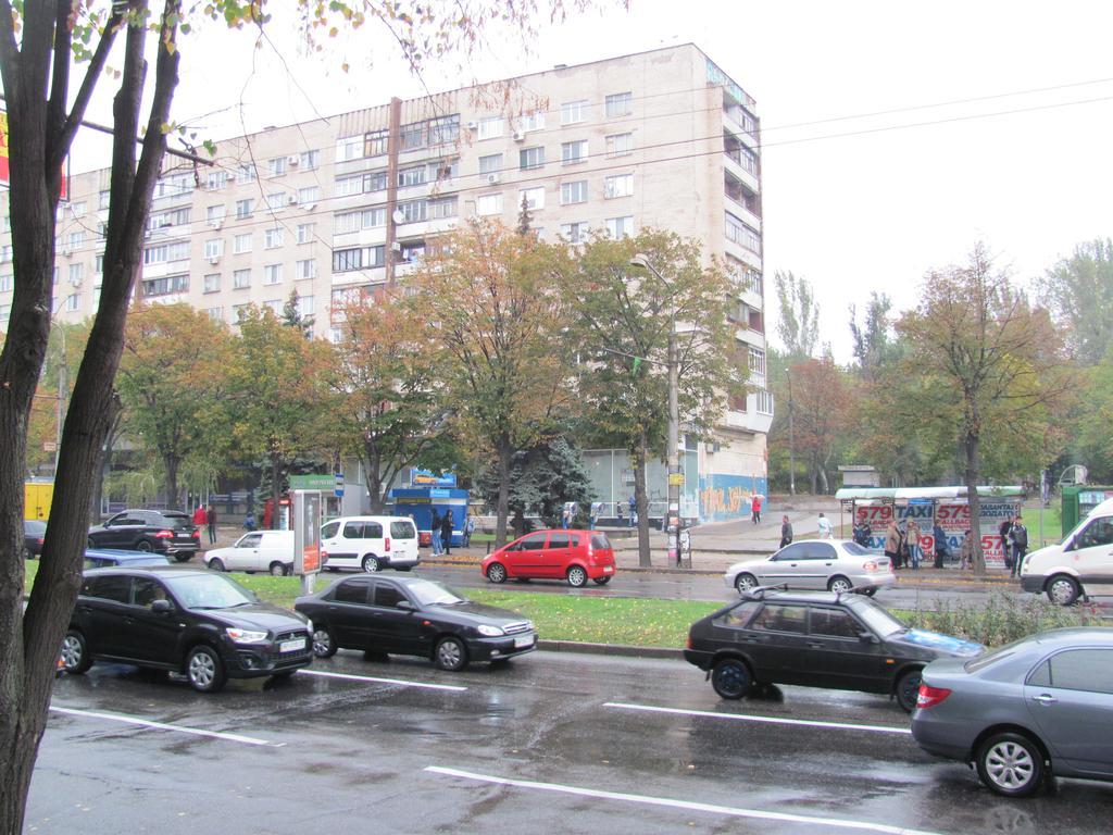 Apartment On Sobornyi Avenue Zaporizhia Esterno foto